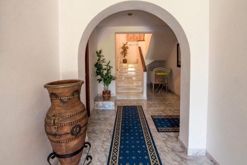 Chalet de 4 habitaciones en San Pedro de Alcantara en venta con piscina garaje - 2.100.000 € (Ref: 9398491)