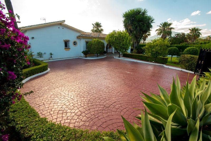 Chalet de 4 habitaciones en San Pedro de Alcantara en venta con piscina garaje - 2.100.000 € (Ref: 9398491)