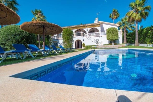 4 sypialnia Willa na sprzedaż w San Pedro de Alcántara Pueblo, Marbella z basenem garażem - 2 100 000 € (Ref: 9398491)