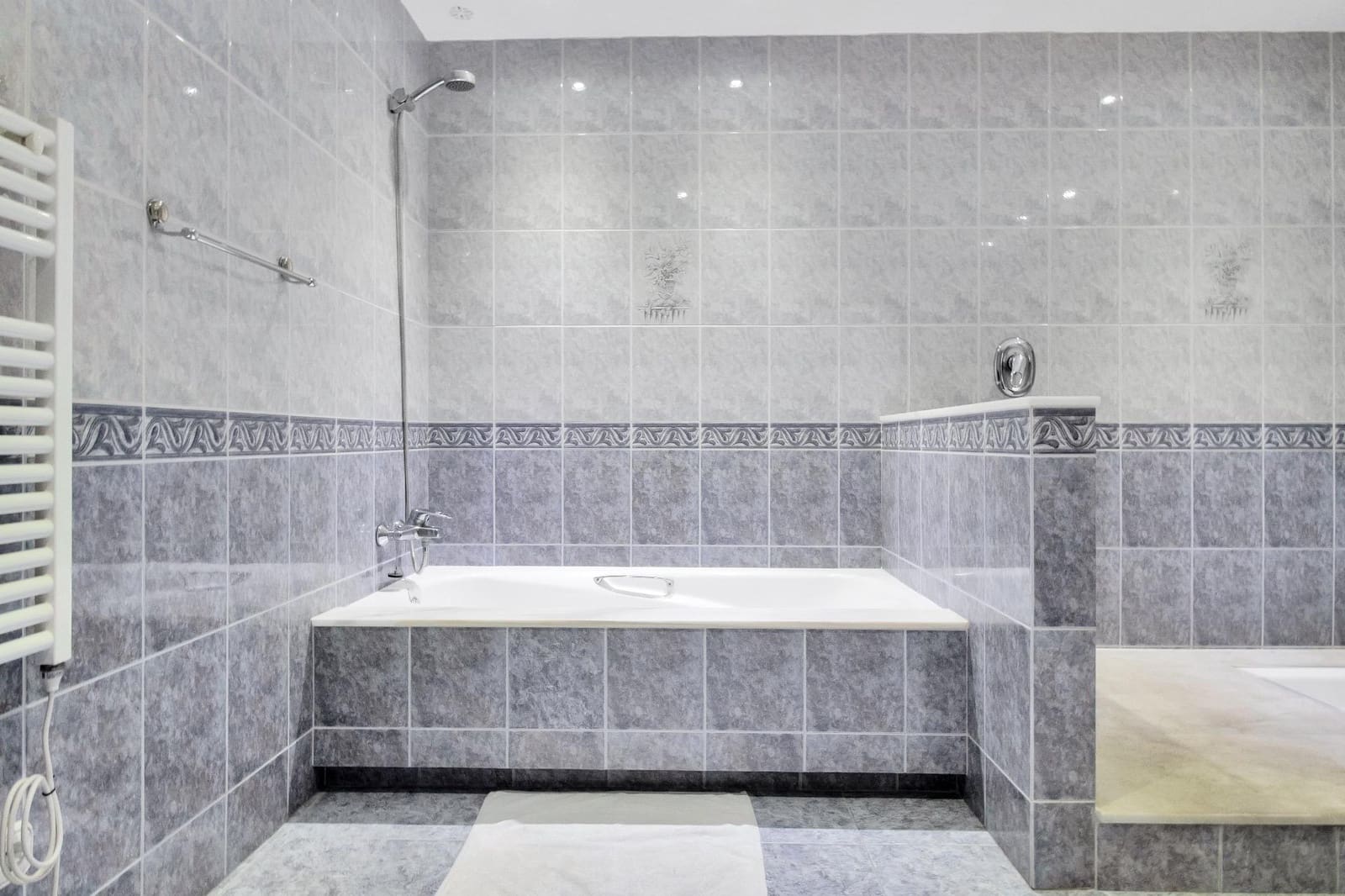 Chalet de 4 habitaciones en San Pedro de Alcantara en venta con piscina garaje - 2.100.000 € (Ref: 9398491)