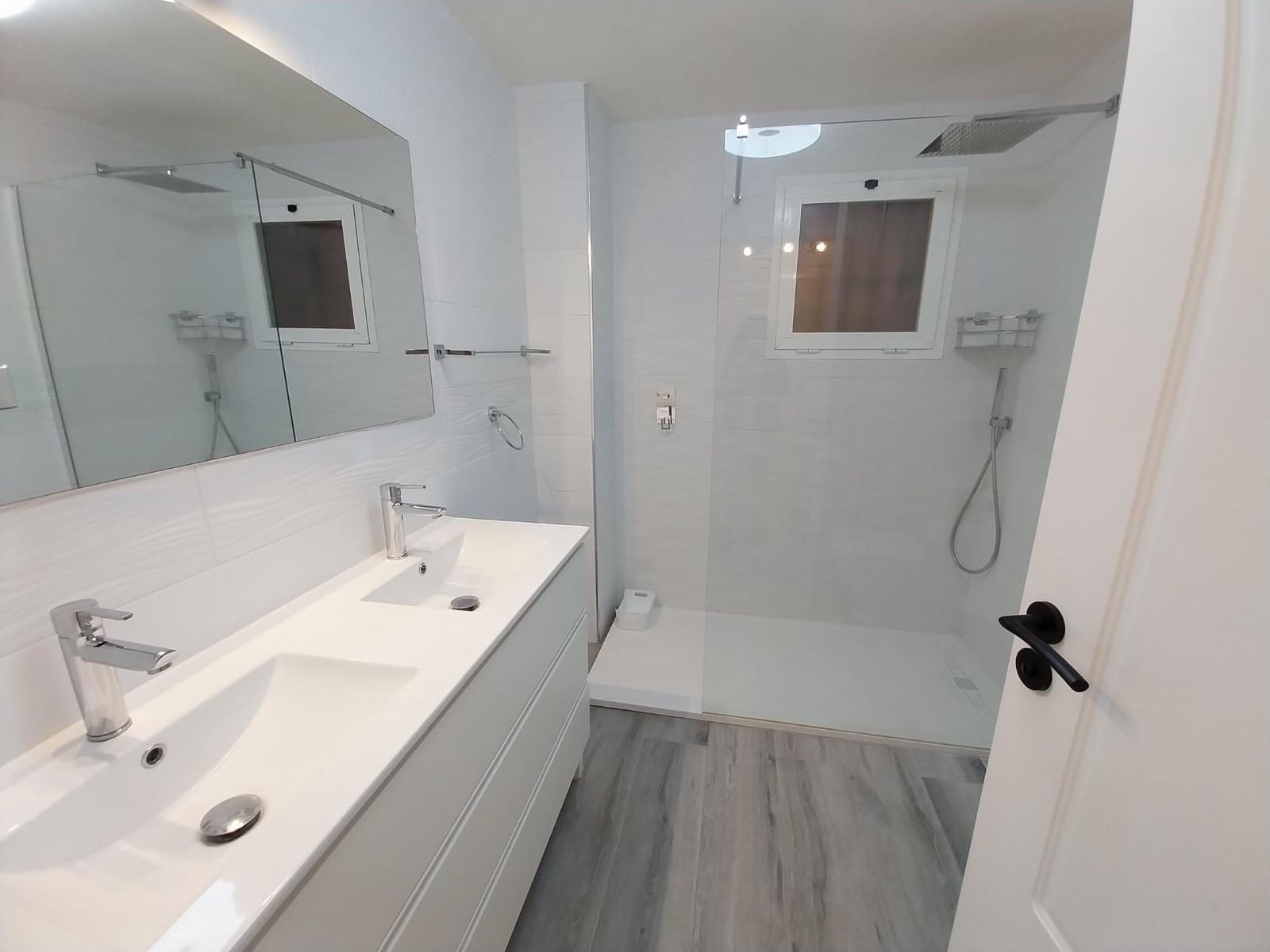 3 soveværelse Lejlighed til leje i Sitio de Calahonda med swimmingpool - € 1.700 (Ref: 9398492)