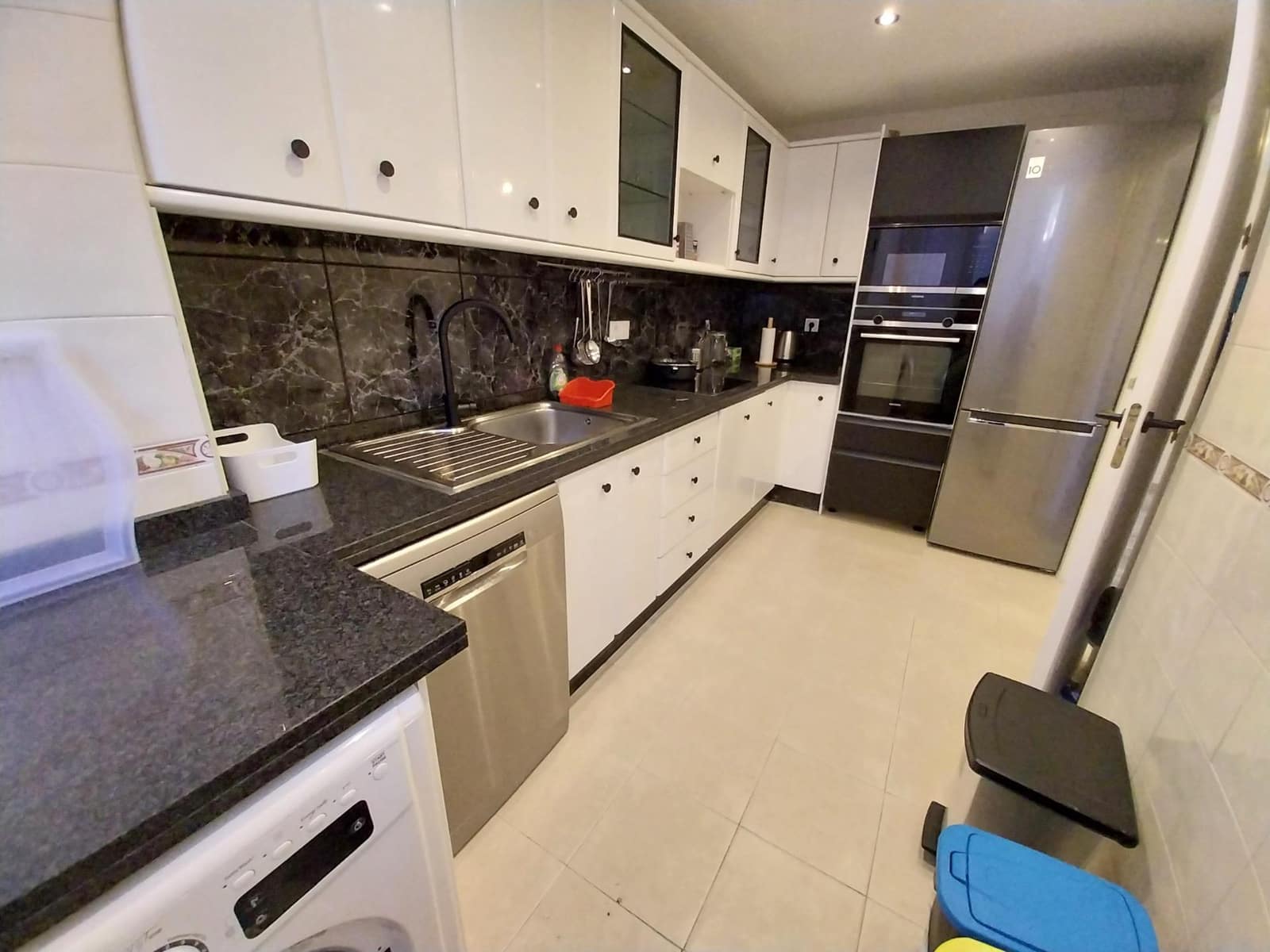 3 soveværelse Lejlighed til leje i Sitio de Calahonda med swimmingpool - € 1.700 (Ref: 9398492)