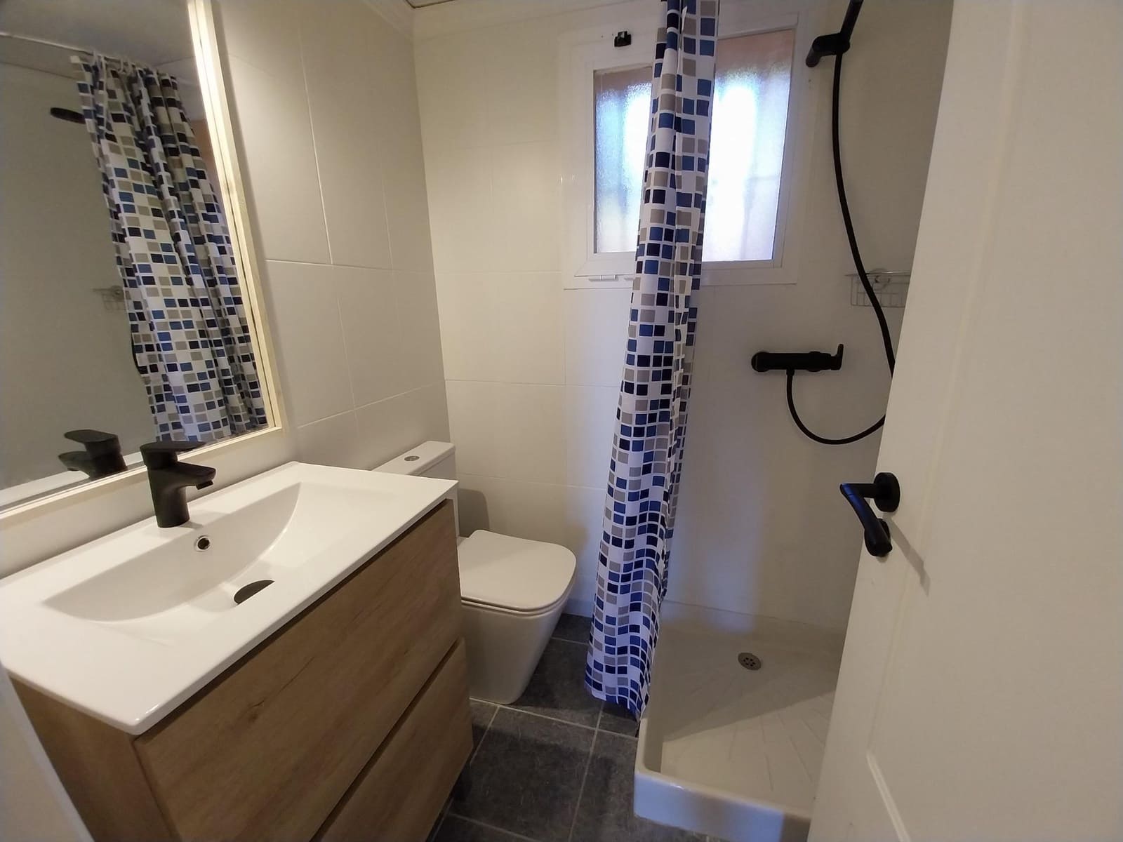 3 soveværelse Lejlighed til leje i Sitio de Calahonda med swimmingpool - € 1.700 (Ref: 9398492)