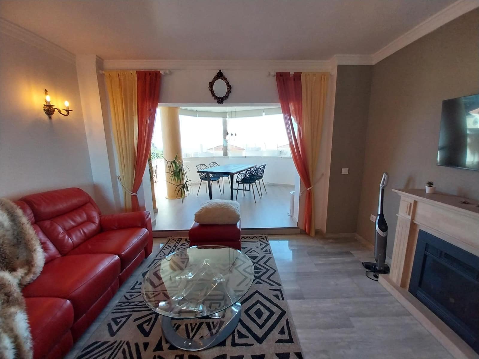 3 soveværelse Lejlighed til leje i Sitio de Calahonda med swimmingpool - € 1.700 (Ref: 9398492)