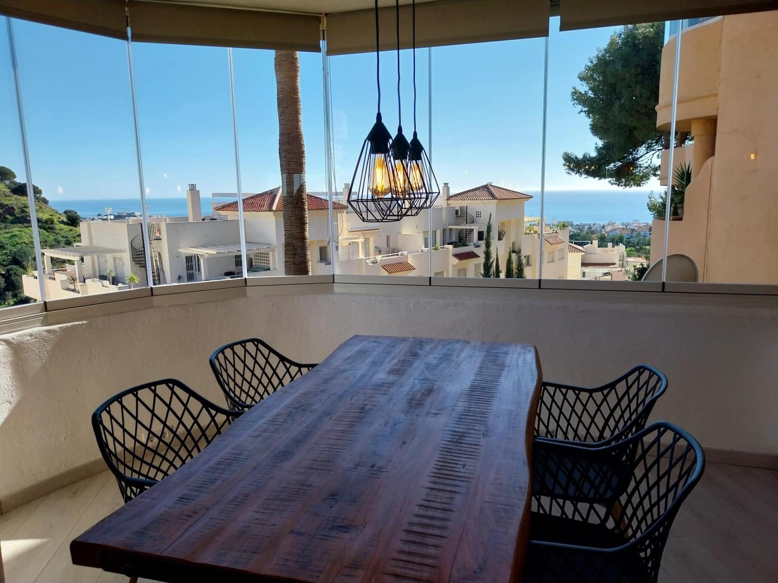 3 soveværelse Lejlighed til leje i Sitio de Calahonda med swimmingpool - € 1.700 (Ref: 9398492)