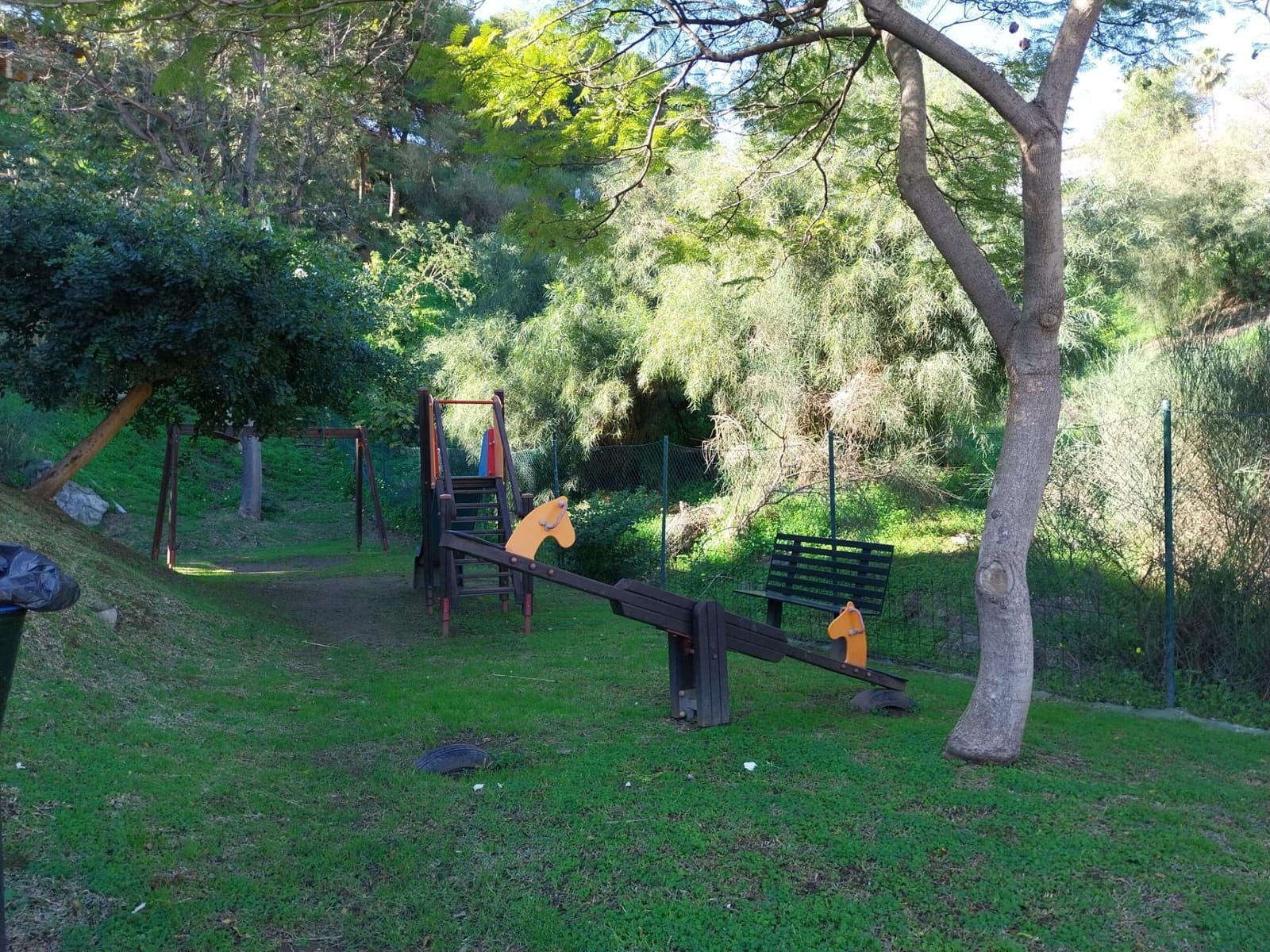 3 soveværelse Lejlighed til leje i Sitio de Calahonda med swimmingpool - € 1.700 (Ref: 9398492)