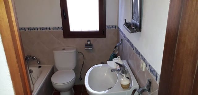 3 makuuhuone Maalaistalo myytävänä paikassa Jubrique - 235 000 € (Ref: 9399761)