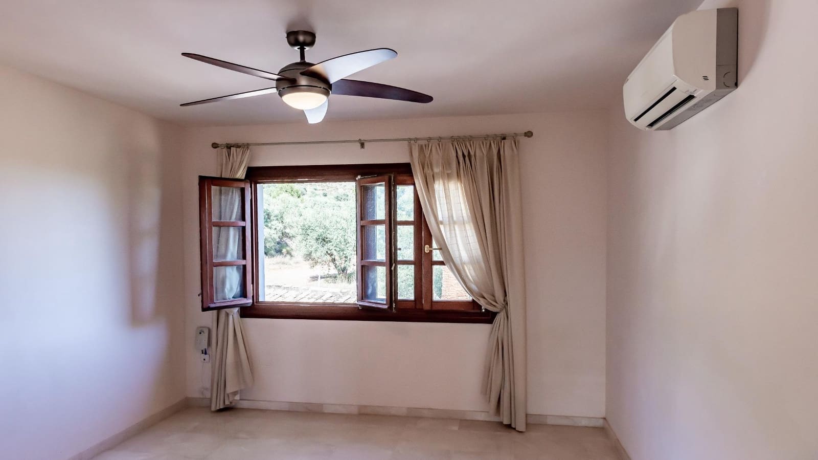 4 soverom Villa til salgs i Valtocado med svømmebasseng garasje - € 1 390 000 (Ref: 9399773)