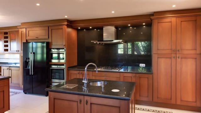 4 soverom Villa til salgs i Valtocado, Mijas med svømmebasseng garasje - € 1 390 000 (Ref: 9399773)