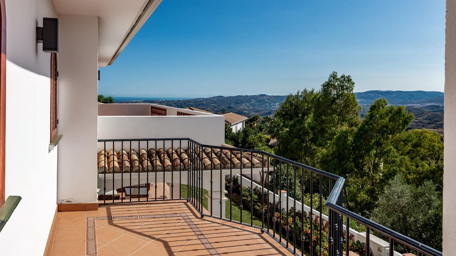 4 soverom Villa til salgs i Valtocado med svømmebasseng garasje - € 1 390 000 (Ref: 9399773)