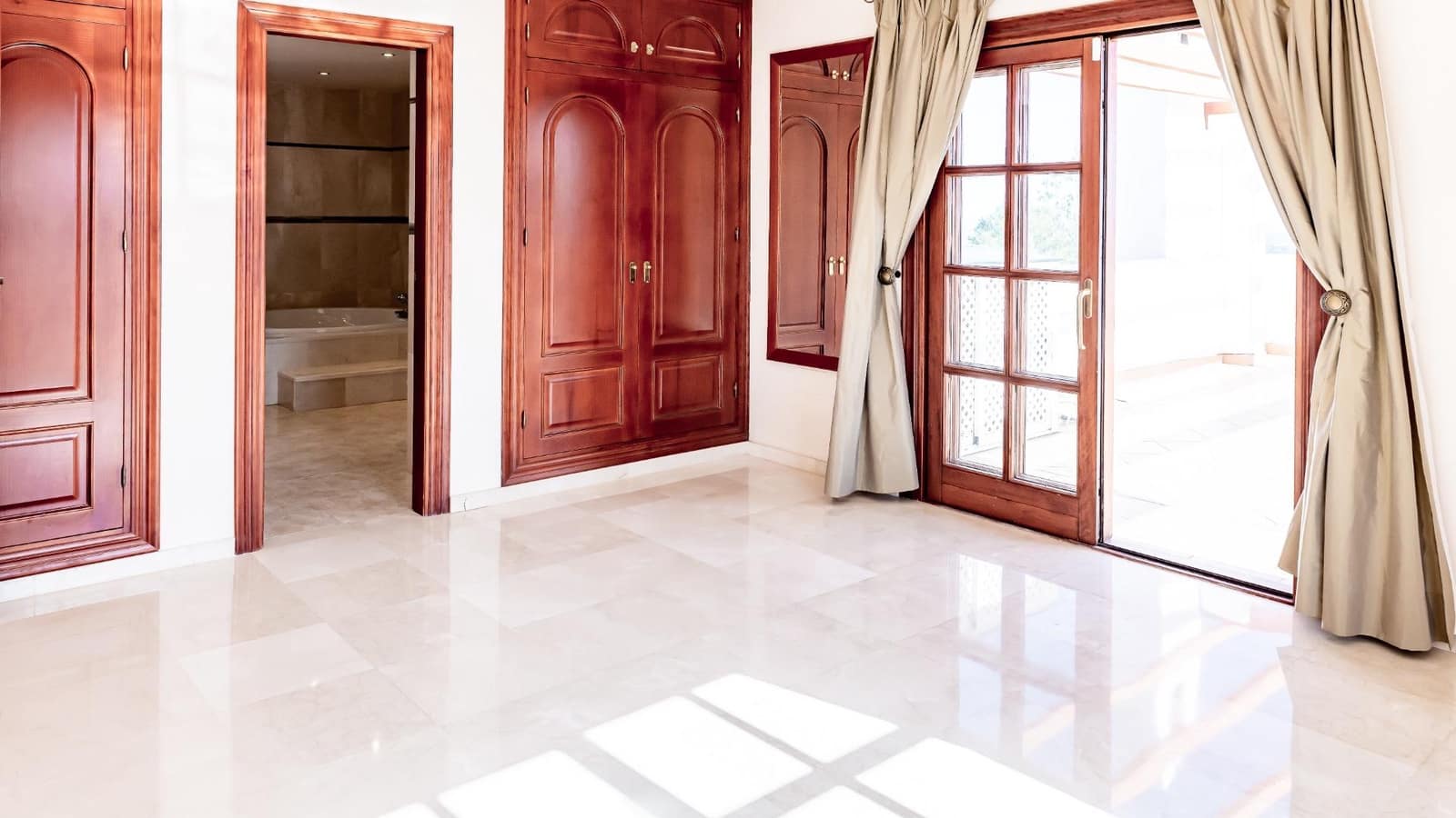 4 soverom Villa til salgs i Valtocado med svømmebasseng garasje - € 1 390 000 (Ref: 9399773)