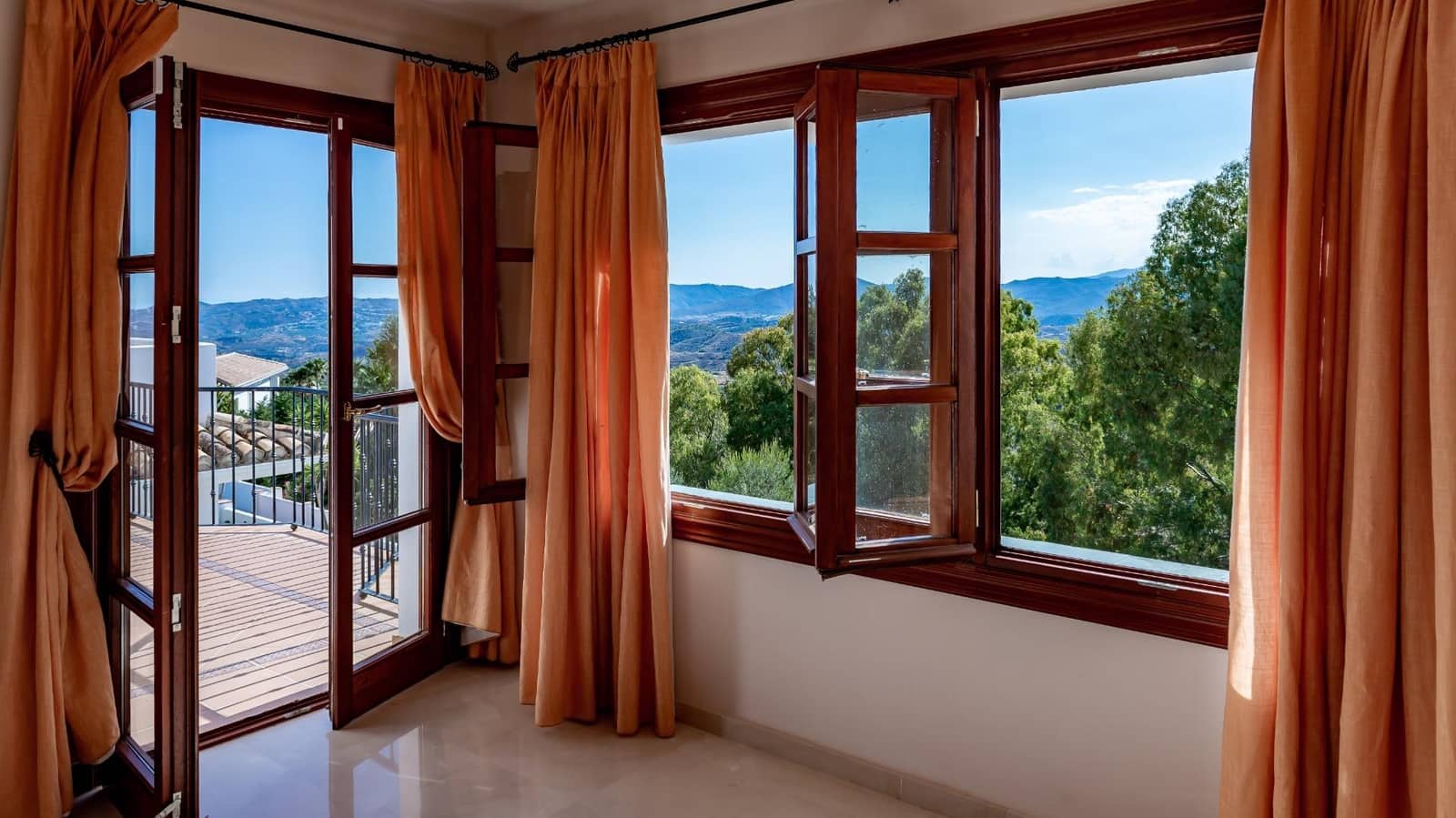 4 soverom Villa til salgs i Valtocado med svømmebasseng garasje - € 1 390 000 (Ref: 9399773)