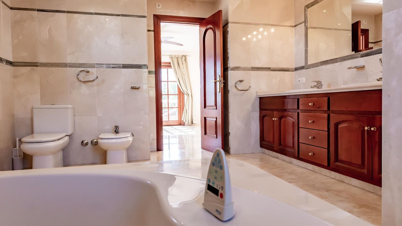 4 soverom Villa til salgs i Valtocado med svømmebasseng garasje - € 1 390 000 (Ref: 9399773)