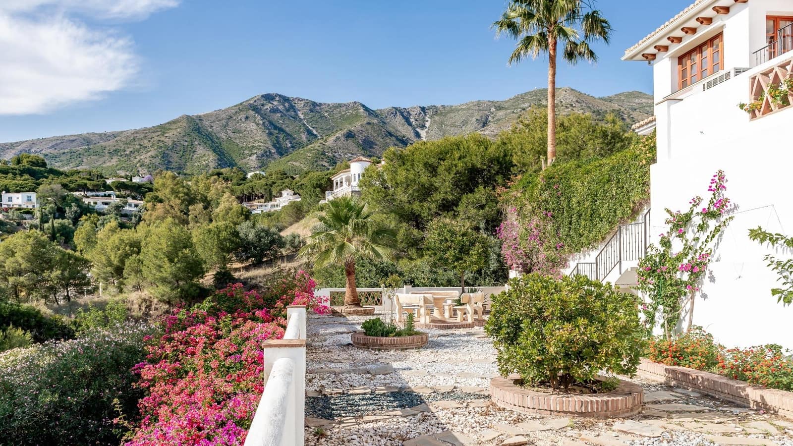 4 soverom Villa til salgs i Valtocado med svømmebasseng garasje - € 1 390 000 (Ref: 9399773)