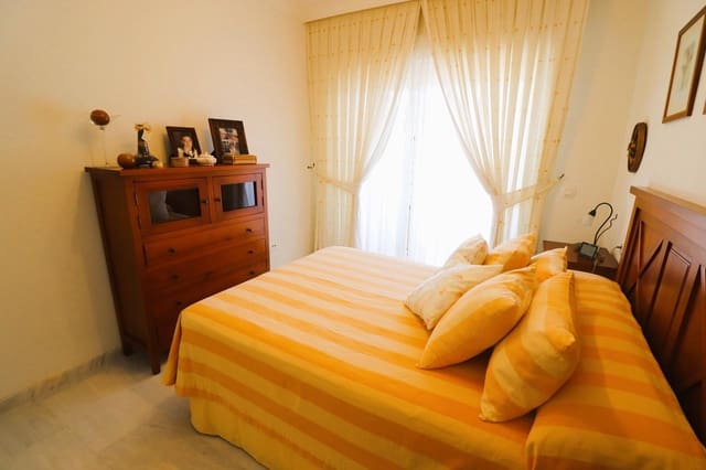 1 slaapkamer Appartement te huur in Calahonda, Mijas met zwembad garage - € 1.200 (Ref: 9399777)