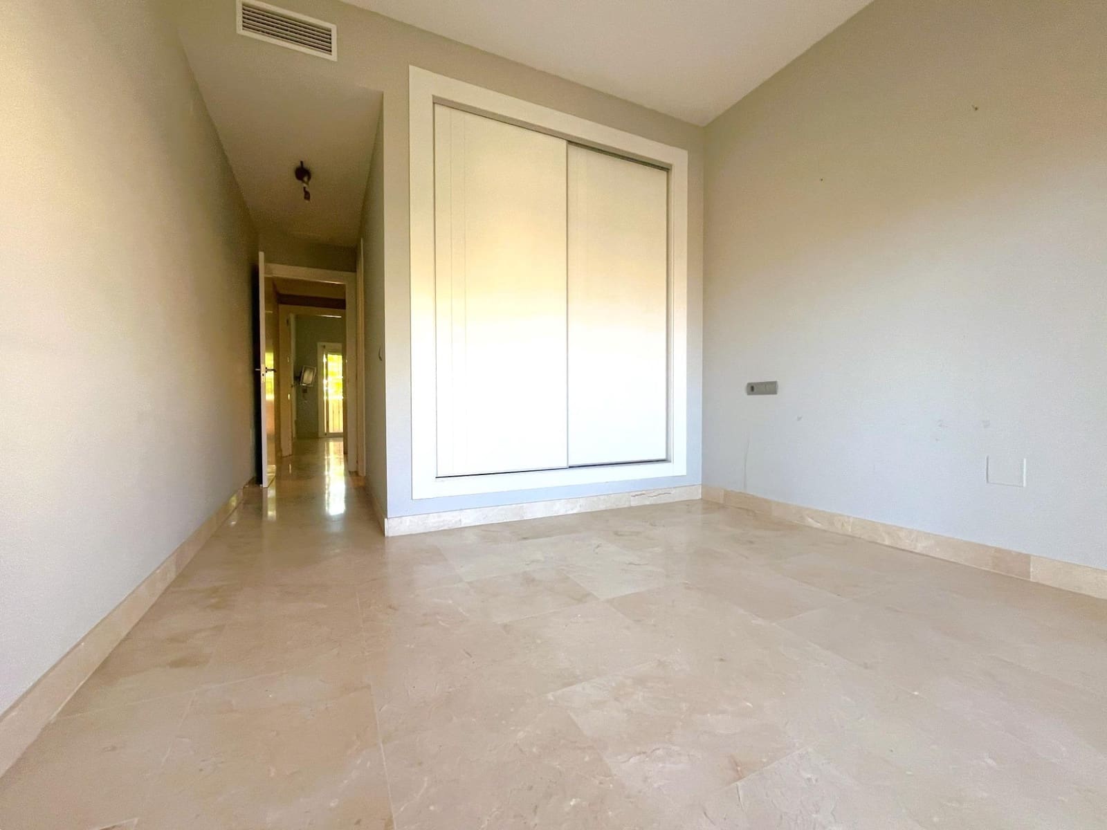 2 sypialnia Apartament na sprzedaż w Estepona z basenem garażem - 332 500 € (Ref: 9399783)