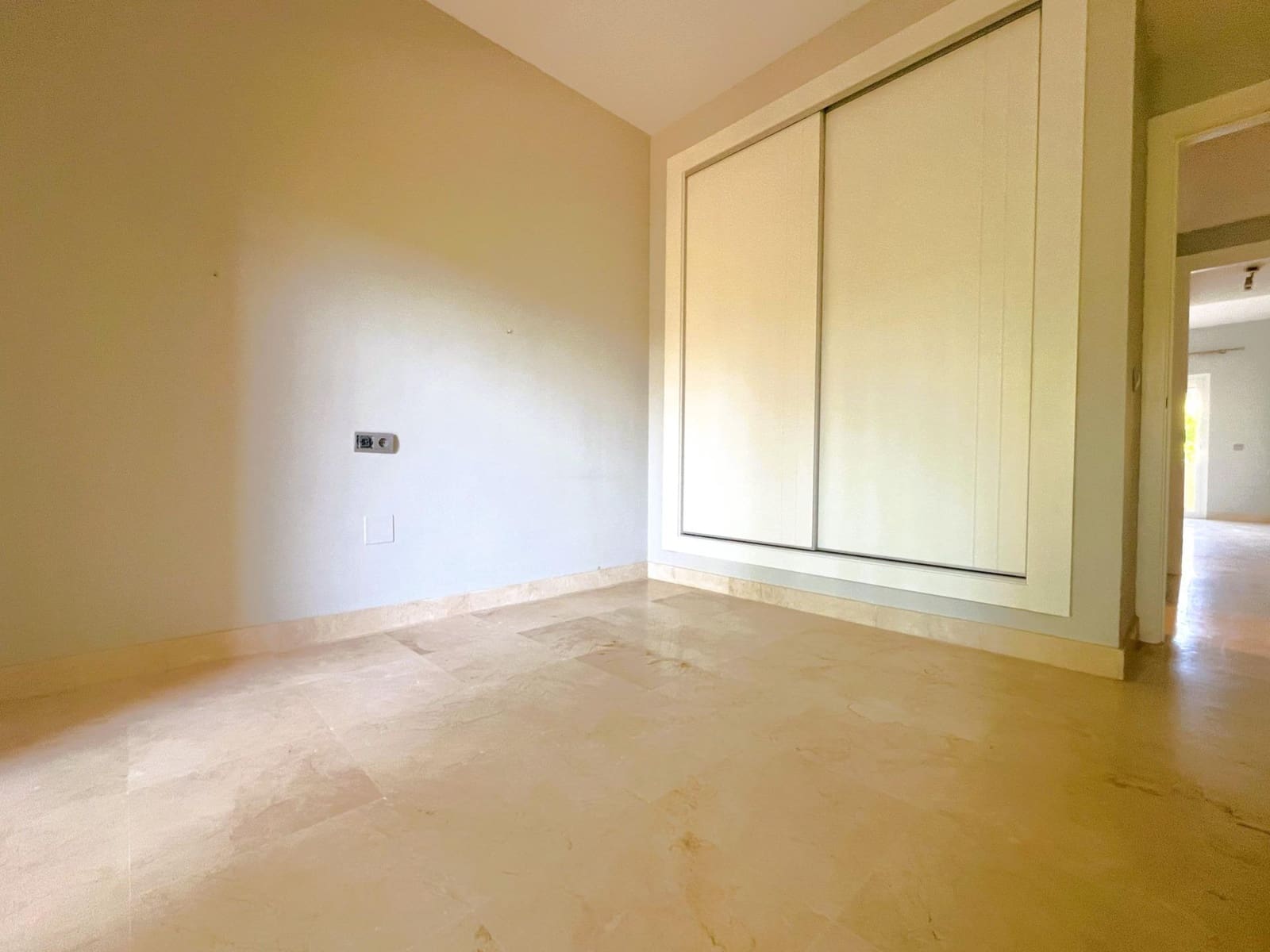 2 sypialnia Apartament na sprzedaż w Estepona z basenem garażem - 332 500 € (Ref: 9399783)