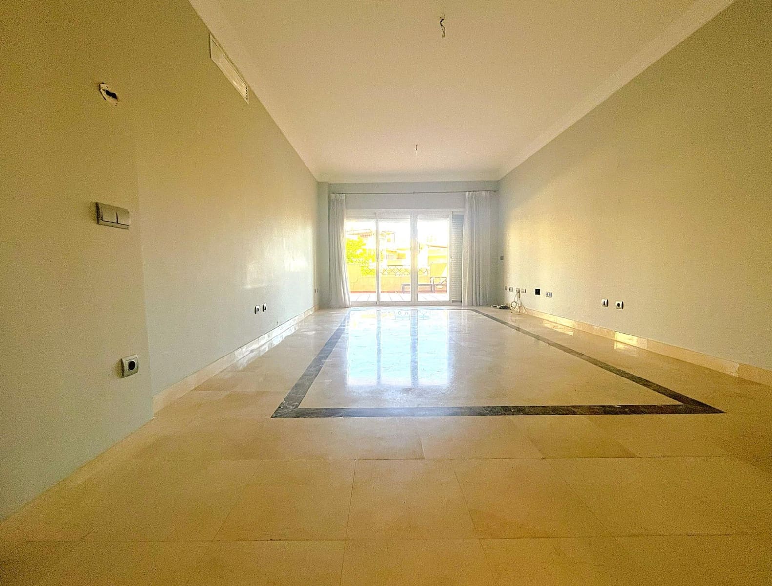 2 bedroom Apartment for sale in Benahavis with pool garage - € 332,500 (Ref: 9399783)