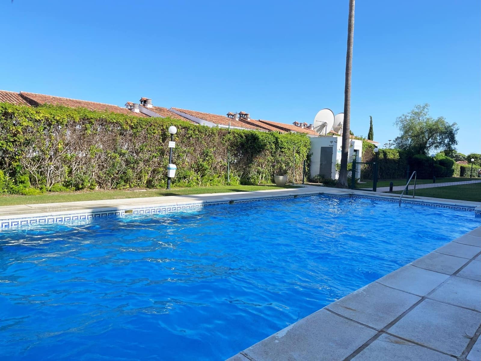 2 bedroom Penthouse for sale in Manilva with pool - € 286,000 (Ref: 9399786)