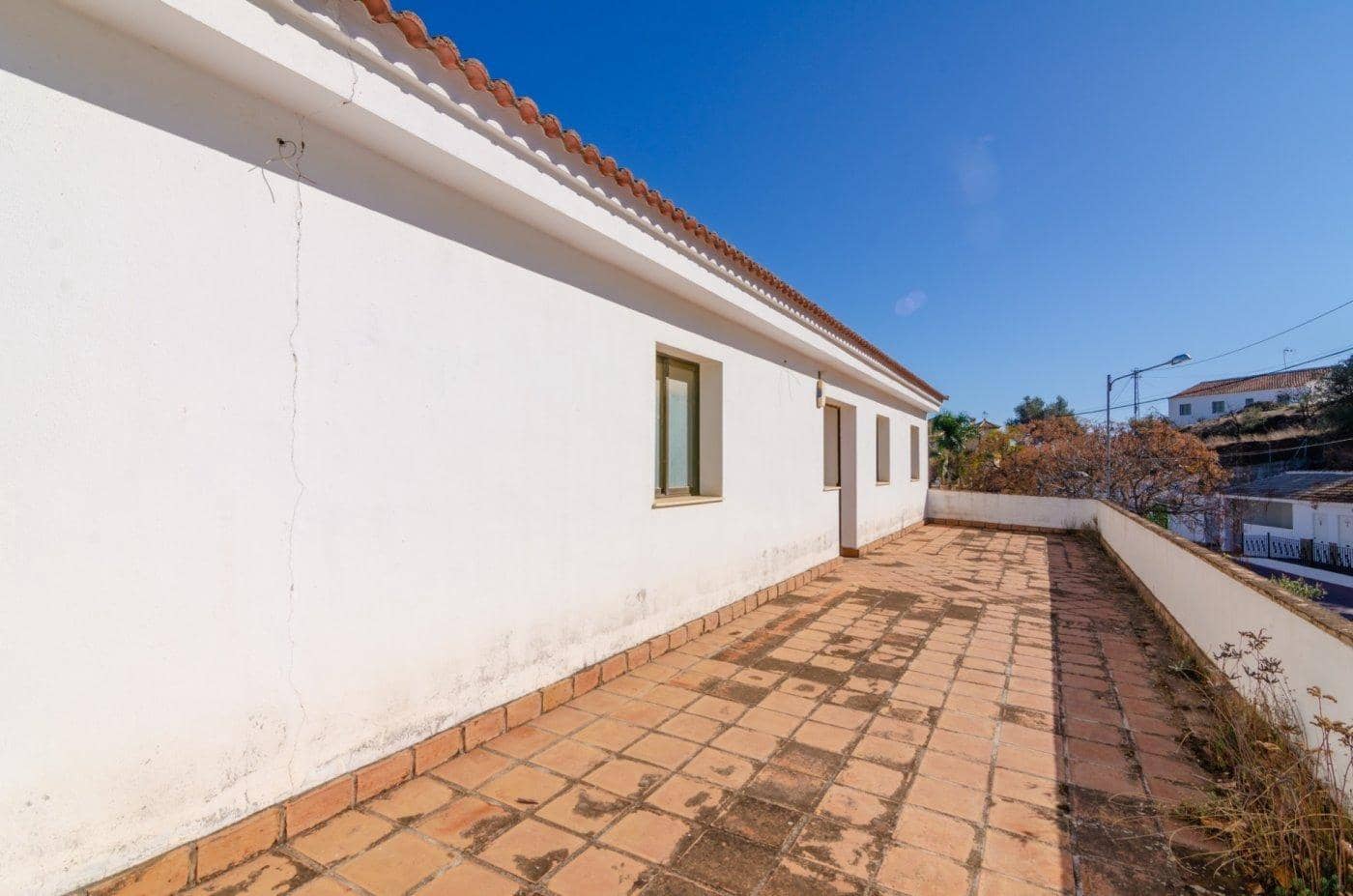 12 soveværelse Hotel til salg i Vinuela med garage - € 389.000 (Ref: 9399796)