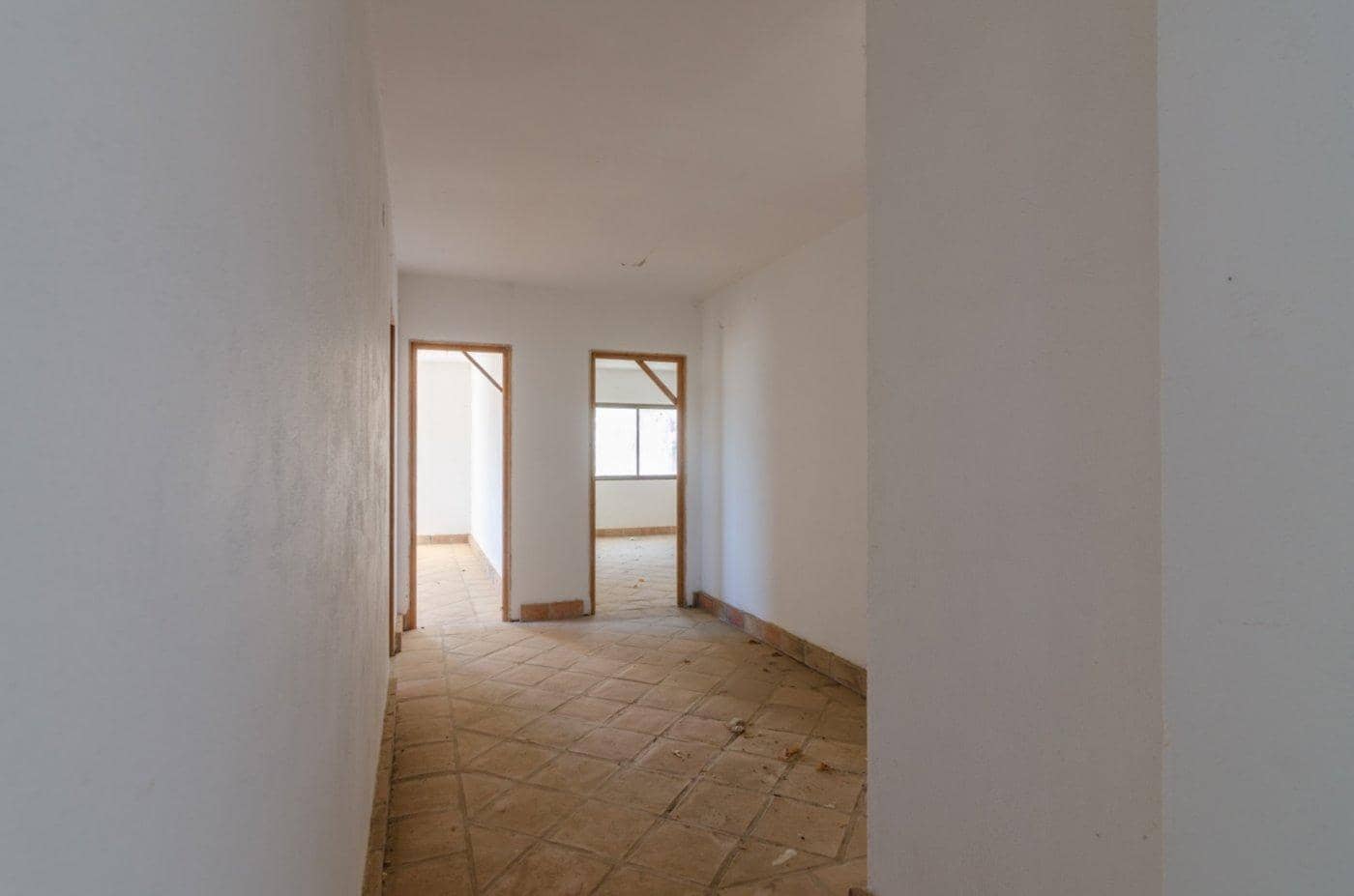 12 soveværelse Hotel til salg i Vinuela med garage - € 389.000 (Ref: 9399796)