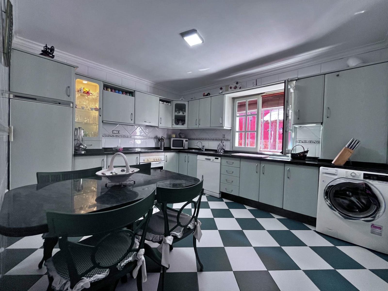 6 soverom Villa til salgs i Malaga by med svømmebasseng - € 795 000 (Ref: 9399799)