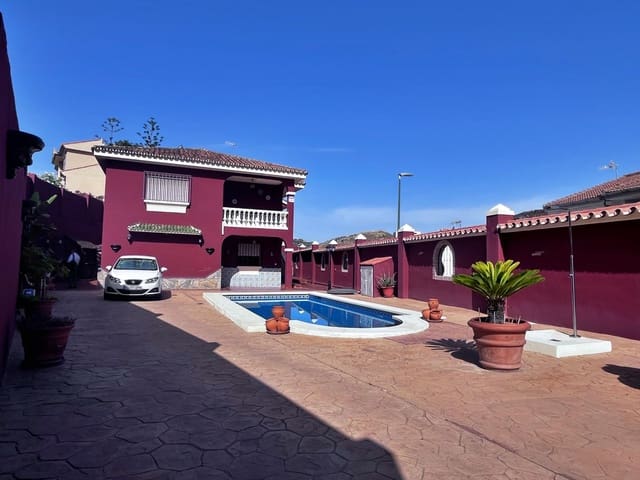6 soveværelse Villa til salg i Ciudad Jardín, Málaga by med swimmingpool - € 795.000 (Ref: 9399799)