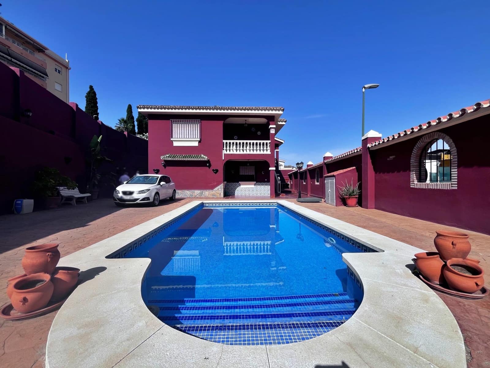 6 soverom Villa til salgs i Malaga by med svømmebasseng - € 795 000 (Ref: 9399799)