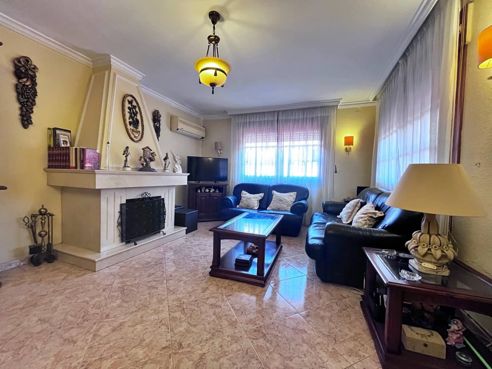 6 soverom Villa til salgs i Malaga by med svømmebasseng - € 795 000 (Ref: 9399799)