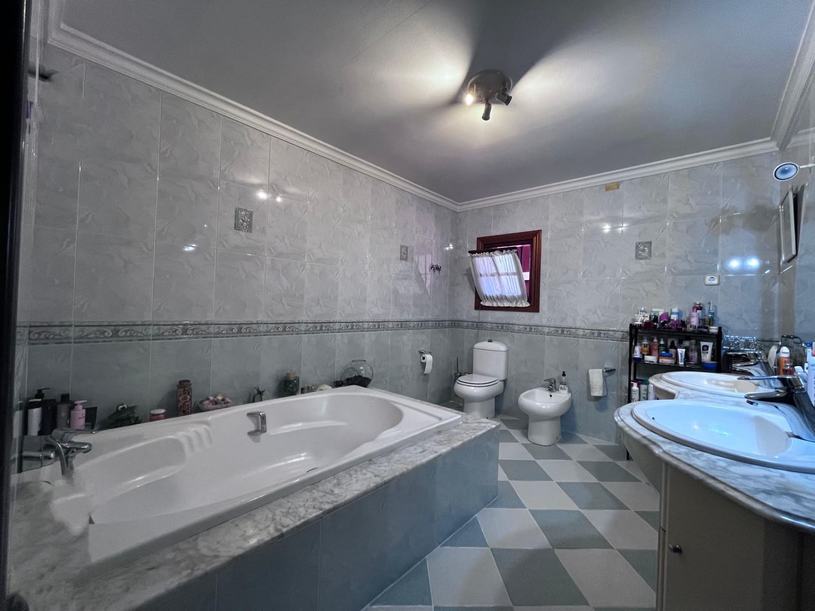 6 soverom Villa til salgs i Malaga by med svømmebasseng - € 795 000 (Ref: 9399799)