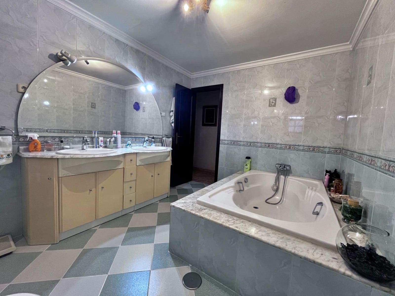 6 soverom Villa til salgs i Malaga by med svømmebasseng - € 795 000 (Ref: 9399799)