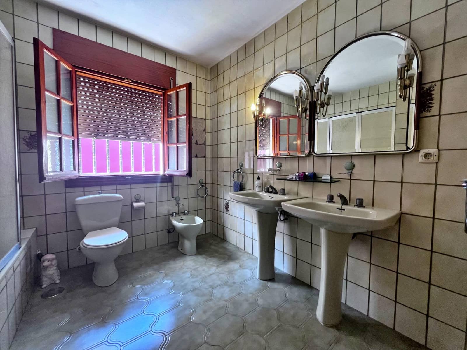 6 soverom Villa til salgs i Malaga by med svømmebasseng - € 795 000 (Ref: 9399799)