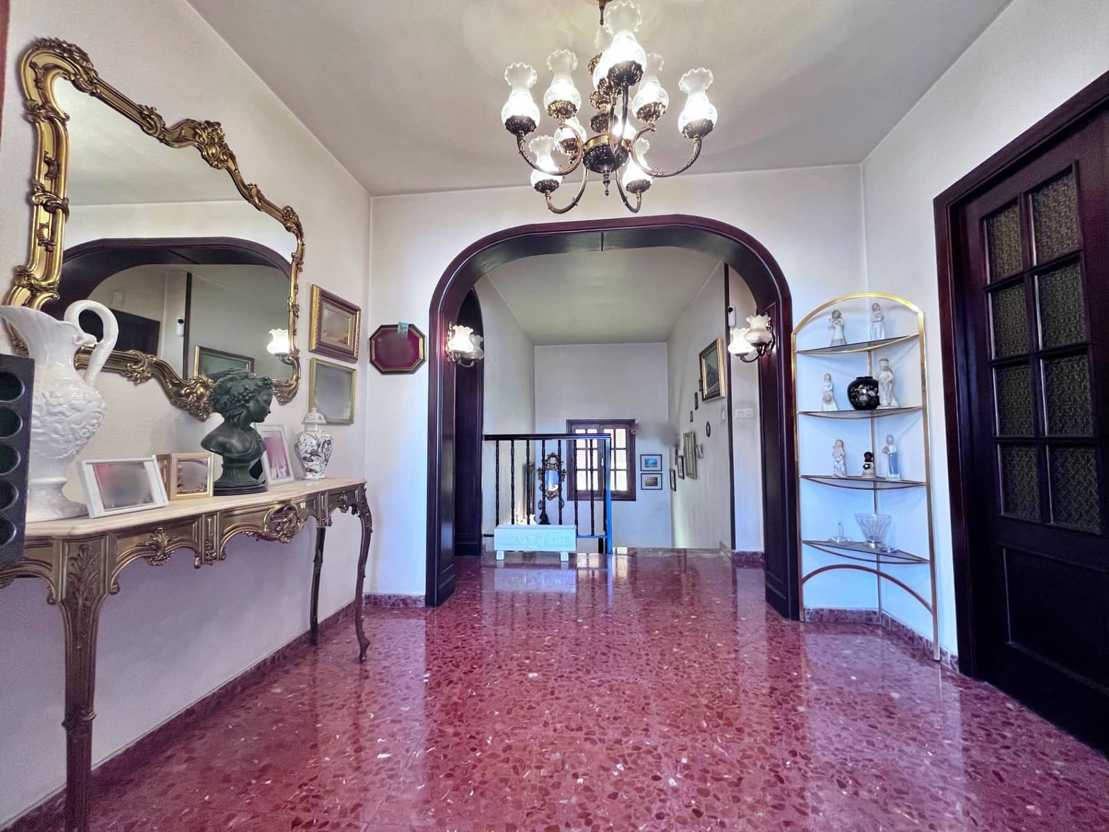 6 soverom Villa til salgs i Malaga by med svømmebasseng - € 795 000 (Ref: 9399799)