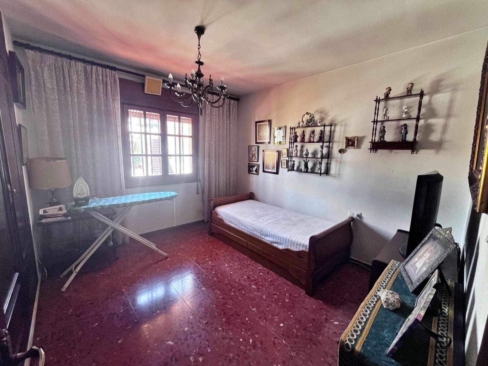 6 soverom Villa til salgs i Malaga by med svømmebasseng - € 795 000 (Ref: 9399799)