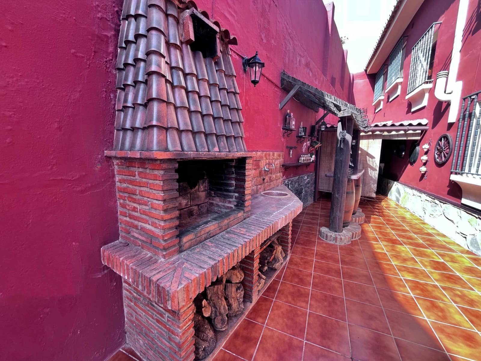 6 soverom Villa til salgs i Malaga by med svømmebasseng - € 795 000 (Ref: 9399799)