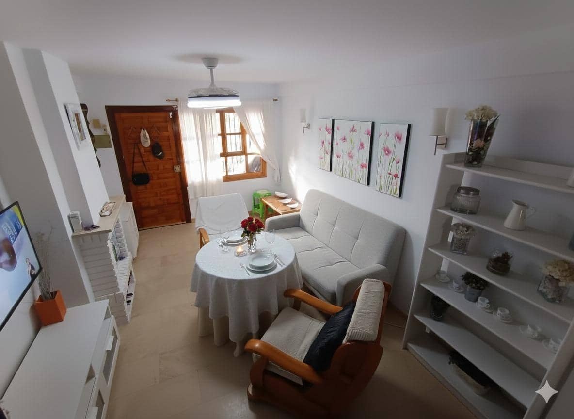 4 soveværelse Rækkehus til salg i Sitio de Calahonda med swimmingpool - € 395.000 (Ref: 9470380)