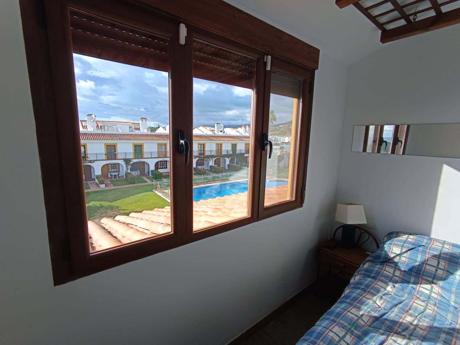 4 soveværelse Rækkehus til salg i Sitio de Calahonda med swimmingpool - € 395.000 (Ref: 9470380)