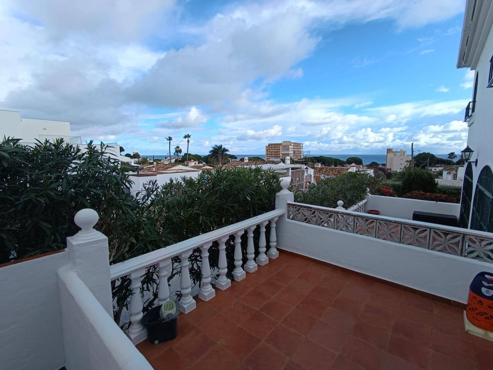 Adosado de 4 habitaciones en Sitio de Calahonda en venta con piscina - 395.000 € (Ref: 9470380)