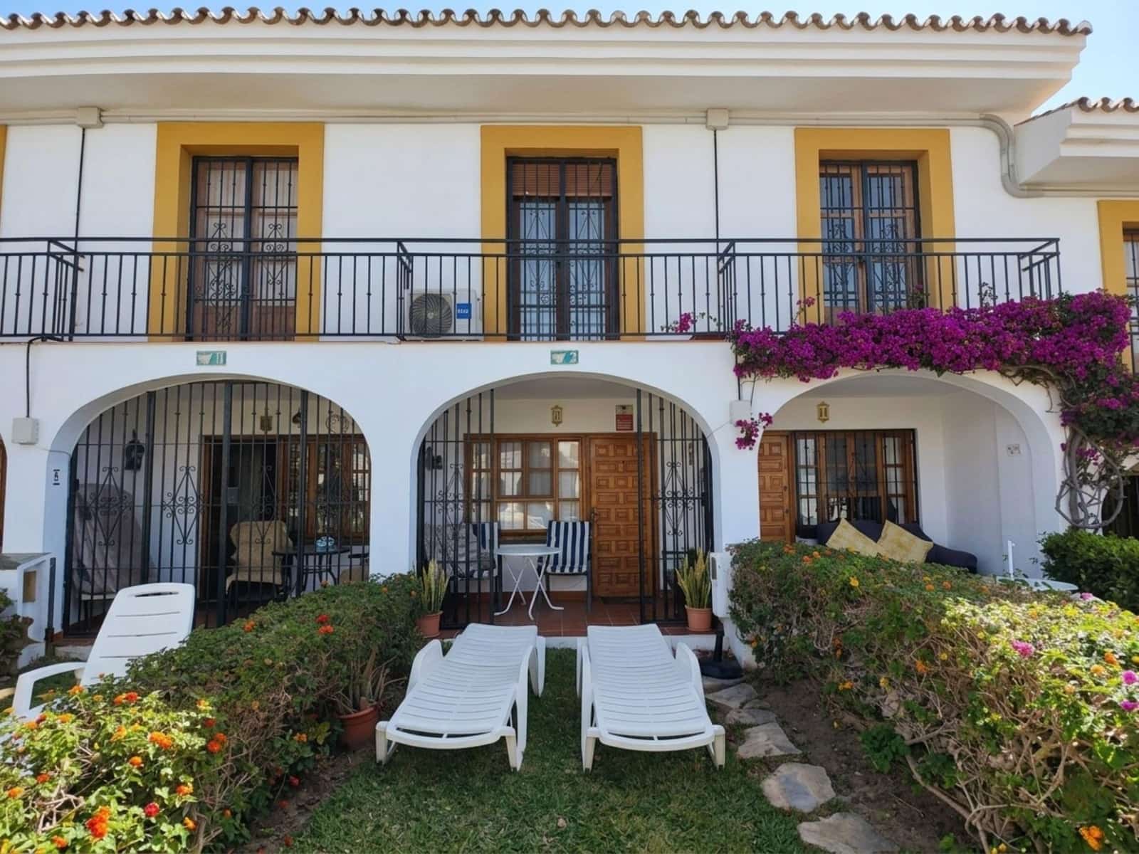 Adosado de 4 habitaciones en Sitio de Calahonda en venta con piscina - 395.000 € (Ref: 9470380)
