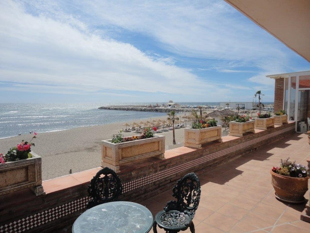 Chalet de 7 habitaciones en Cabopino en venta con piscina garaje - 9.600.000 € (Ref: 9548199)