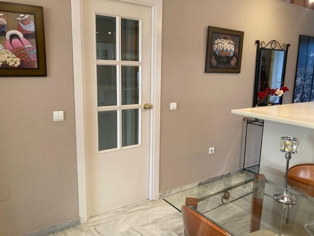 Piso de 2 habitaciones en Rincón de la Victoria en alquiler con piscina garaje - 1.100 € (Ref: 9555843)