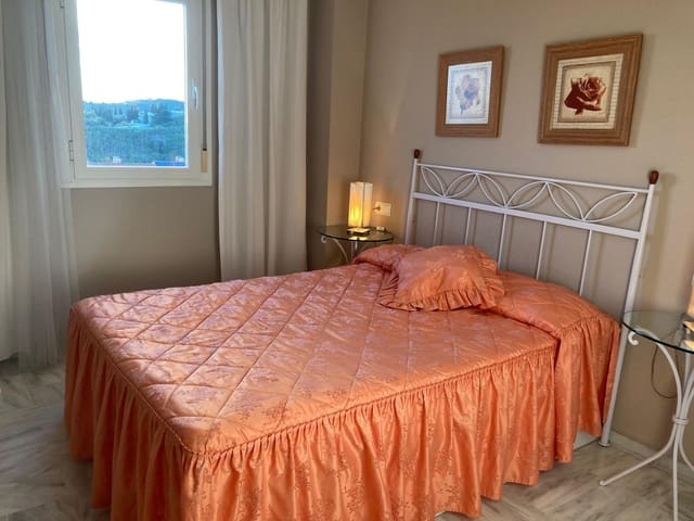 Piso de 2 habitaciones en Rincón de la Victoria en alquiler con piscina garaje - 1.100 € (Ref: 9555843)