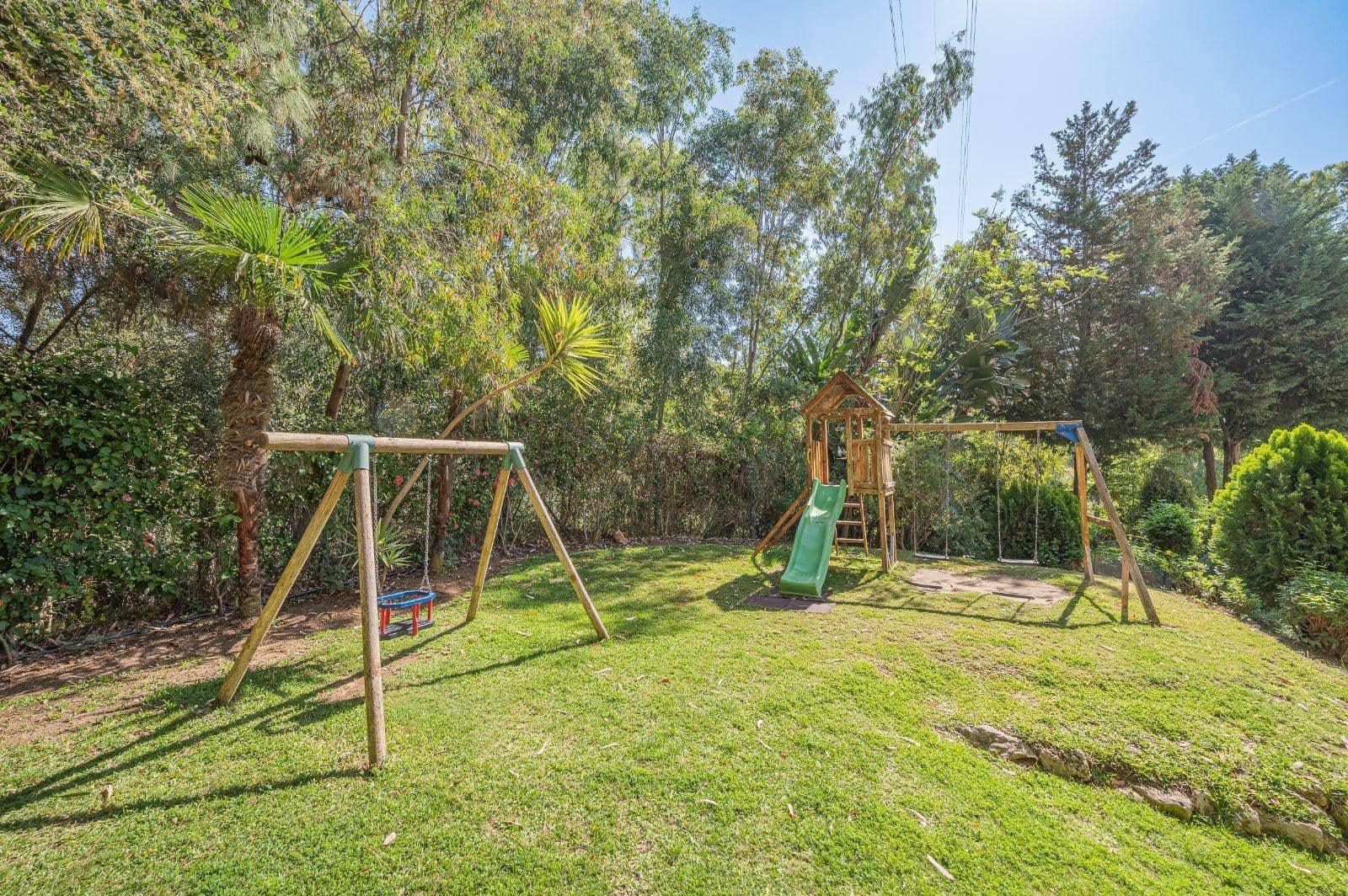 2 makuuhuone Kattohuoneisto myytävänä paikassa Calahonda mukana uima-altaan 
autotalli - 315 000 € (Ref: 9599550)