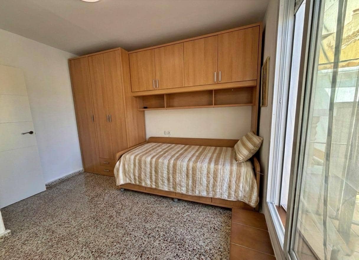 Chalet de 5 habitaciones en Málaga ciudad en venta - 375.000 € (Ref: 9625582)