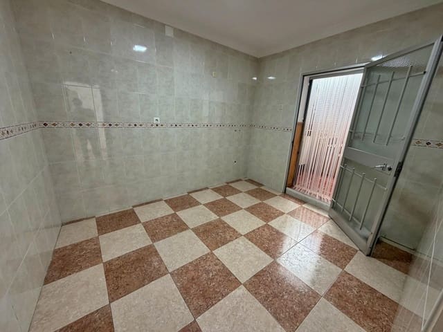 Chalet de 5 habitaciones en Málaga ciudad en venta - 375.000 € (Ref: 9625582)
