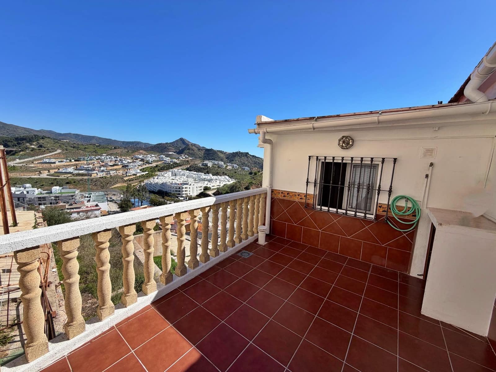 Chalet de 5 habitaciones en Málaga ciudad en venta - 375.000 € (Ref: 9625582)