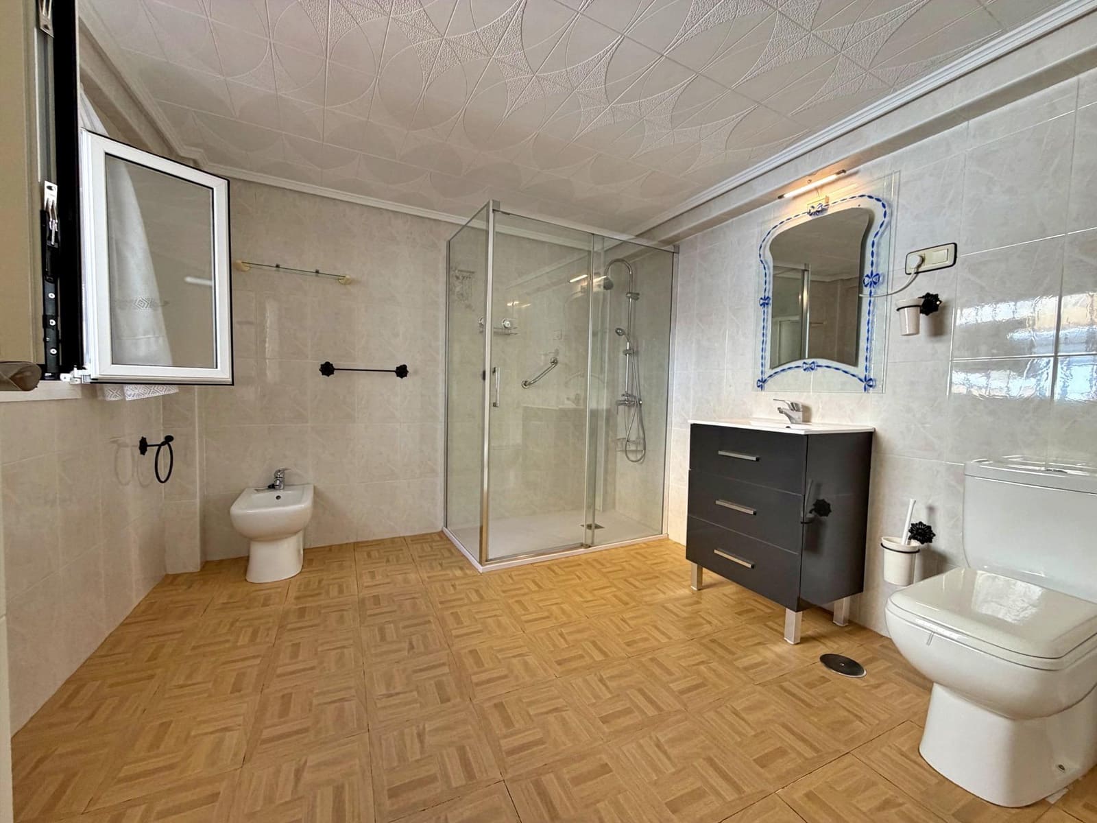 Chalet de 5 habitaciones en Málaga ciudad en venta - 375.000 € (Ref: 9625582)