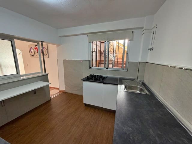 5 soveværelse Villa til salg i Málaga by - € 320.000 (Ref: 9625582)