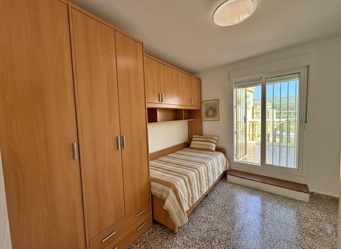 Chalet de 5 habitaciones en Málaga ciudad en venta - 320.000 € (Ref: 9625582)