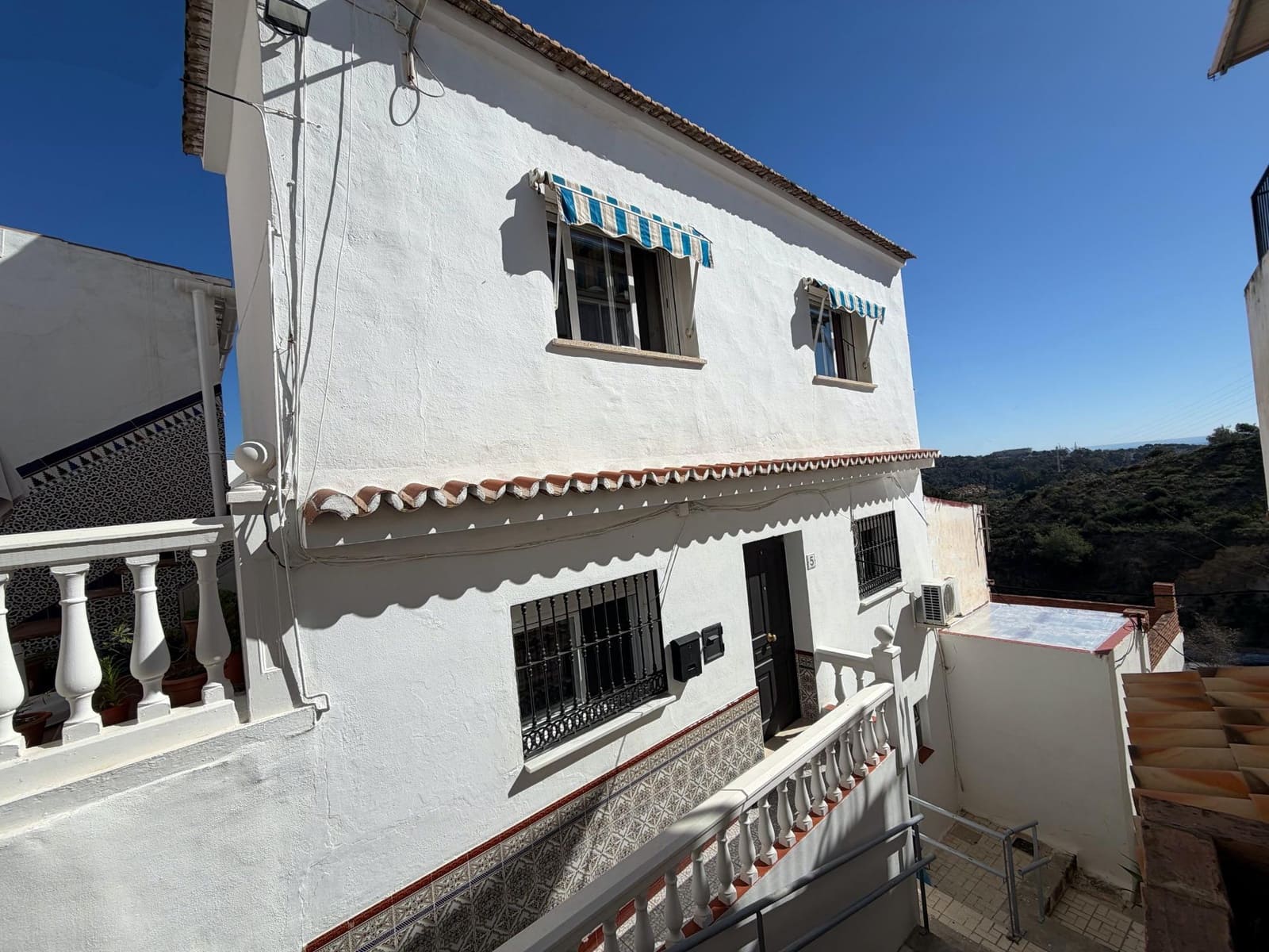 Chalet de 5 habitaciones en Málaga ciudad en venta - 320.000 € (Ref: 9625582)